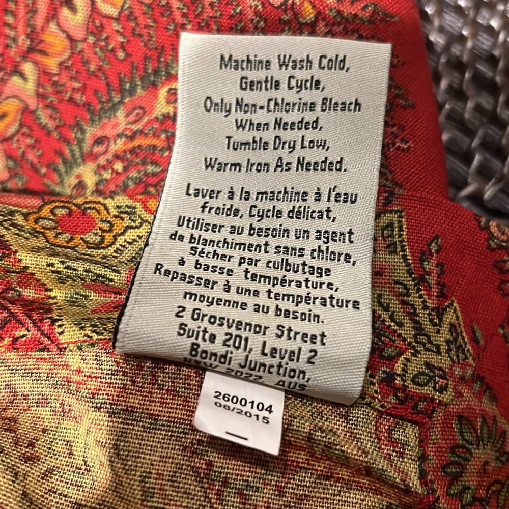 Pottery Barn Christmas paisley tablecloth
70 X 108 - Picture 4 of 4